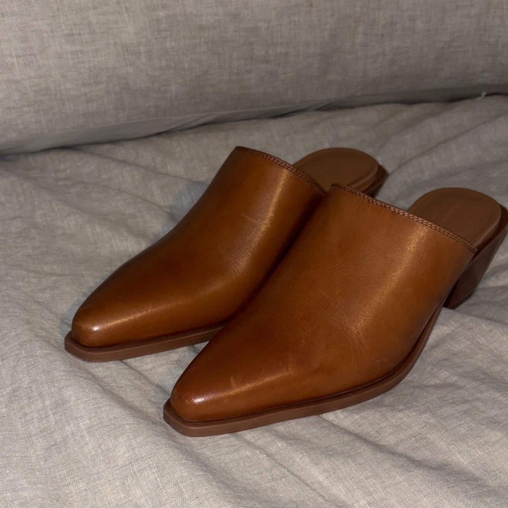 Elegant Brown Leather Mules